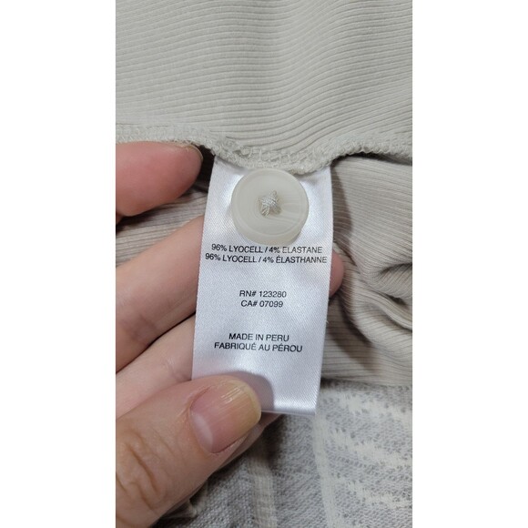 TravisMathew Women’s Ribbed Knit Button-Front Top – Size M Beige (Style‎ 1LE008) - Picture 8 of 9